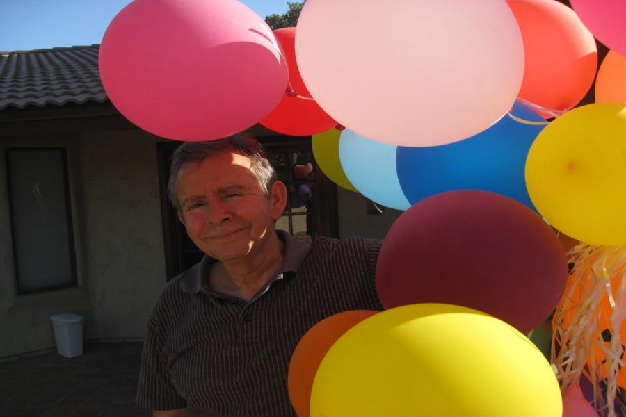 ../image/dad and balloons 1.jpg